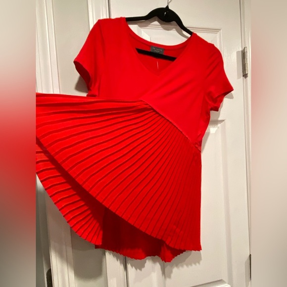 NWT Limited Size XL Red Short Sleeve V Neck Pleated Hem Flowy Tunic Stretch Top - Picture 3 of 13